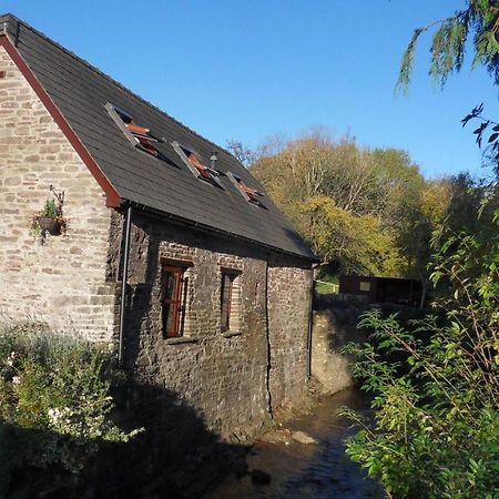 فيلا Penybont Barn Llangorse المظهر الخارجي الصورة